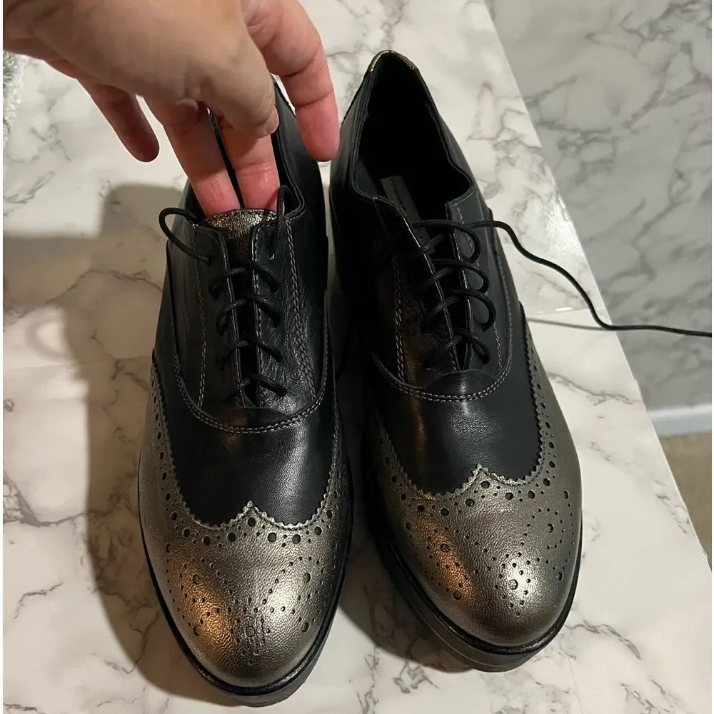 Tosca Blu Women’s Oxford Platform Shoes Size 39= 7.5US Leather Lace Up